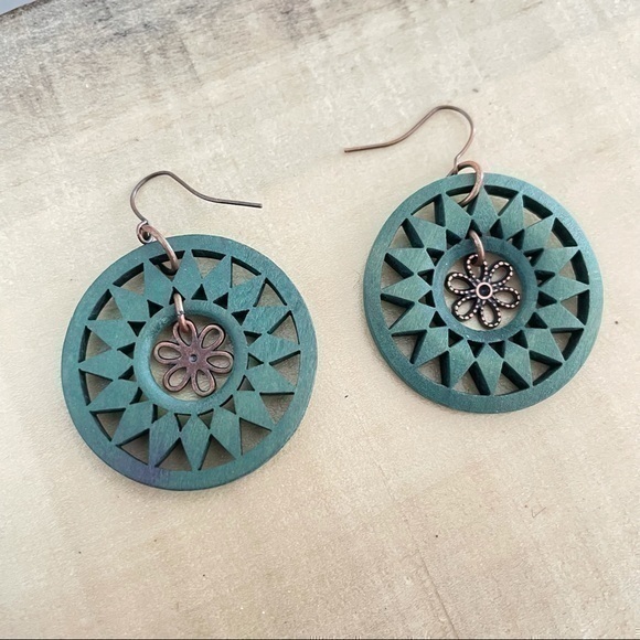 2/$29 Handmade Floral Carved Wood Copper Earring 2” Green Lightweight NWT - Picture 1 of 3